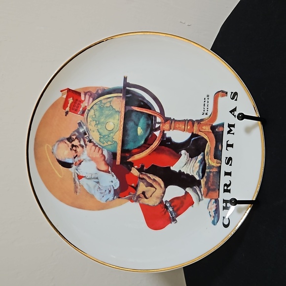 Norman Rockwell "Santa at the Globe" Plate - Picture 1 of 4